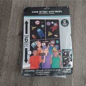 Giant Among Us Background Decoration with 12 Photo Props